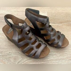 ✅DANSKO ,leather ,Pewter Metallic color Sandel shoes with adjustable strap